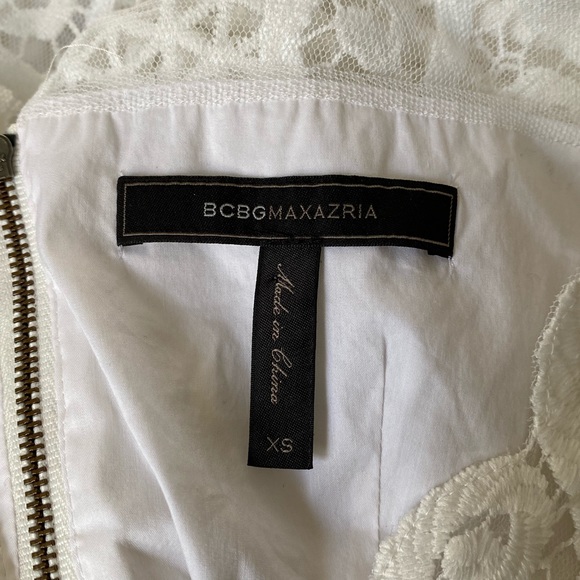 BCBGMAXAZRIA Sleeveless Lace Peplum Top - Picture 4 of 7